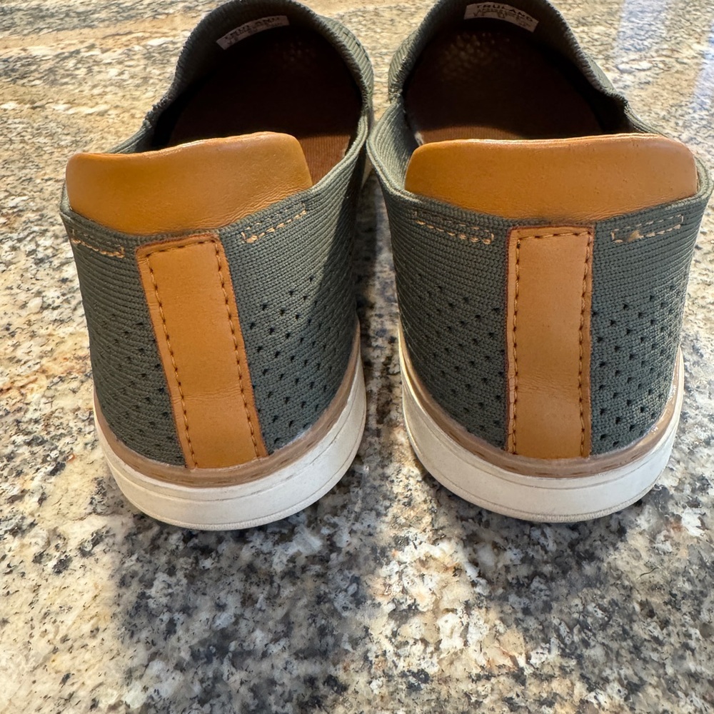 TRULAND Women's Slip On Sneakers/Breathable Knit Loafers. Olive green, size 8.5 - Picture 7 of 11
